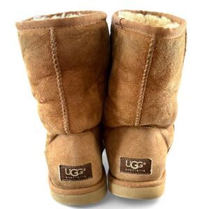Womens Ugg Classic Boots SZ 8
